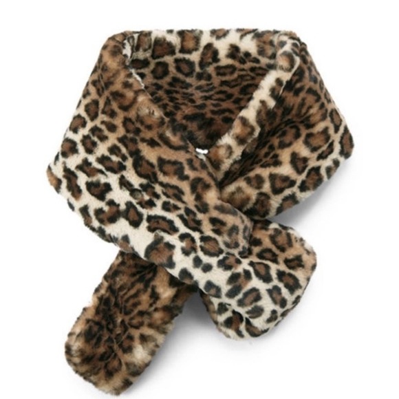 Cabi Bundle-Up Scarf Faux Fur Leopard Print OS - Picture 1 of 7